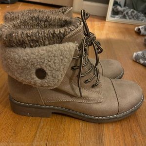 Size 6.5 womens cliffs tan boots